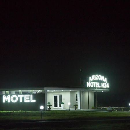 Arizona Motel Кастель-Вольтурно Екстер'єр фото