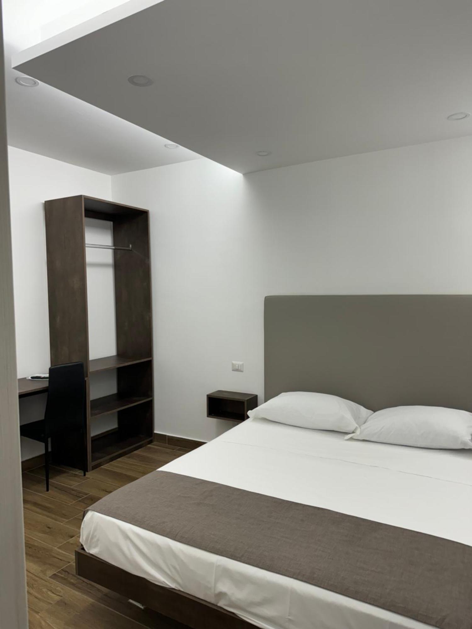 Arizona Motel Кастель-Вольтурно Екстер'єр фото
