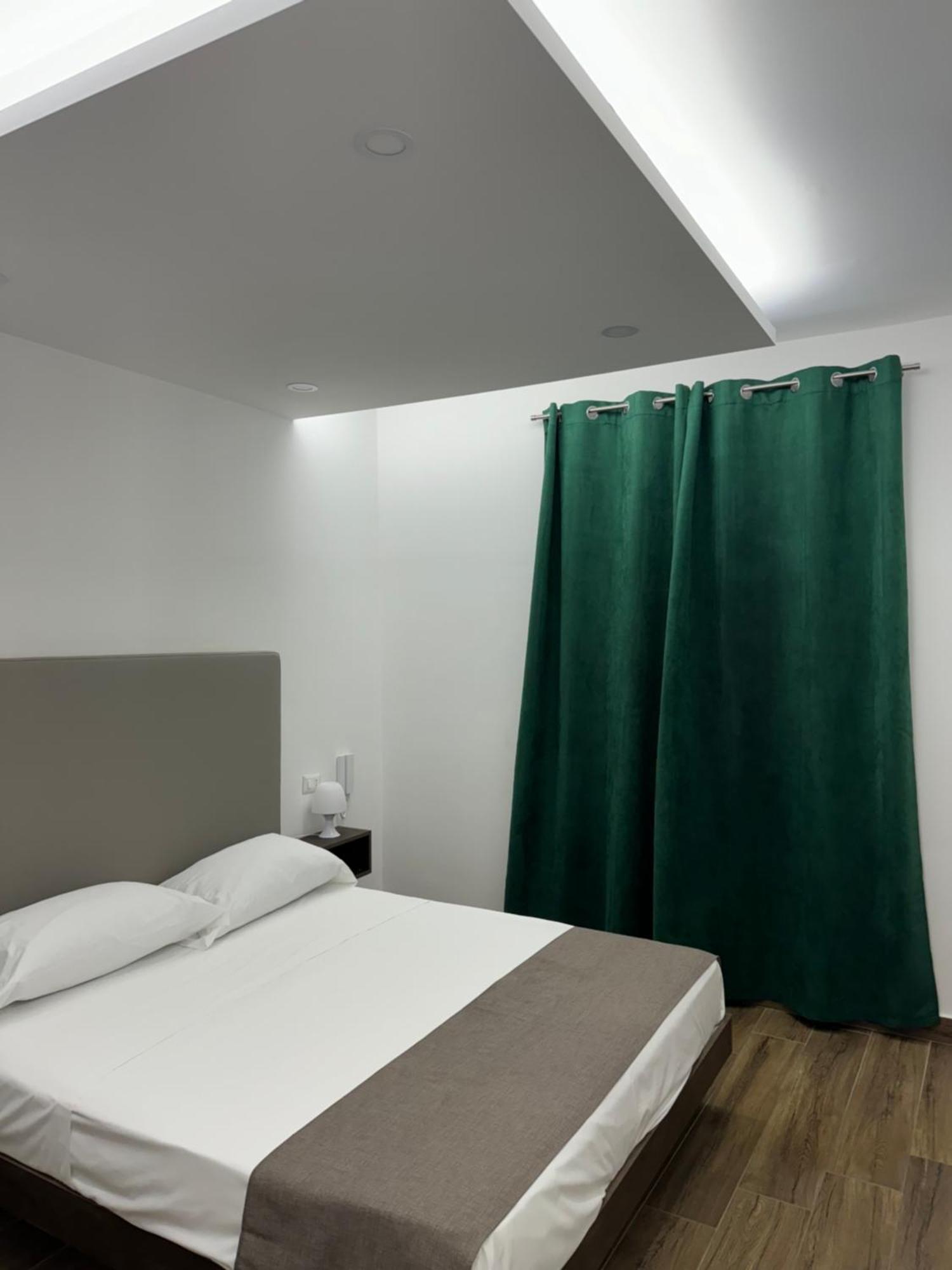 Arizona Motel Кастель-Вольтурно Екстер'єр фото